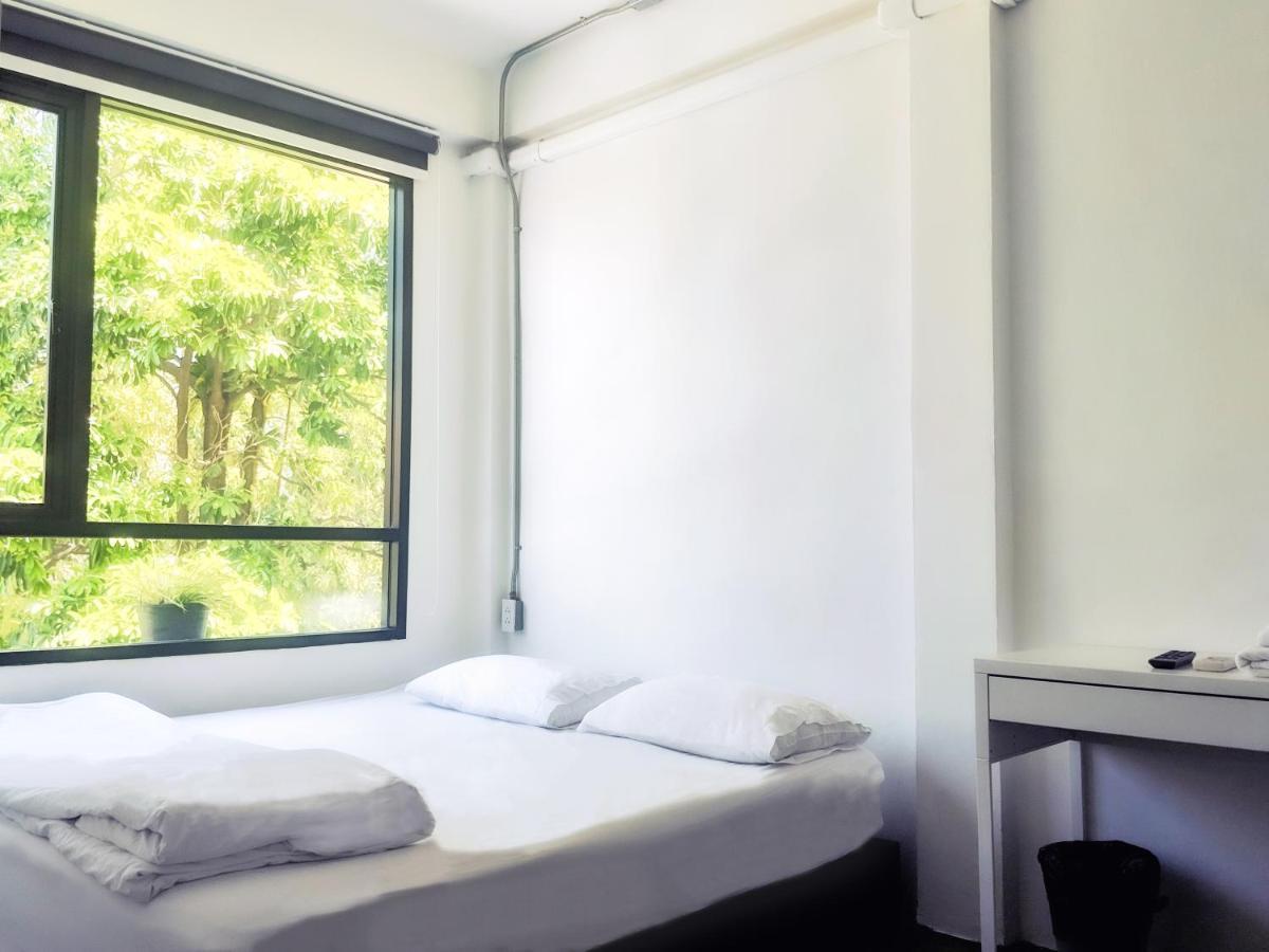 Holy Sheet Hostel Бангкок Екстер'єр фото